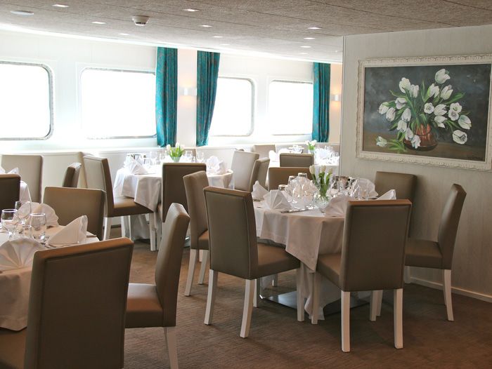 Restaurants, Bars & Cafés on MS Gil Eanes